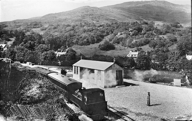 Train at Beddgelert in 1923