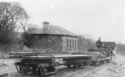 Demolition train passing Tryfan Junction